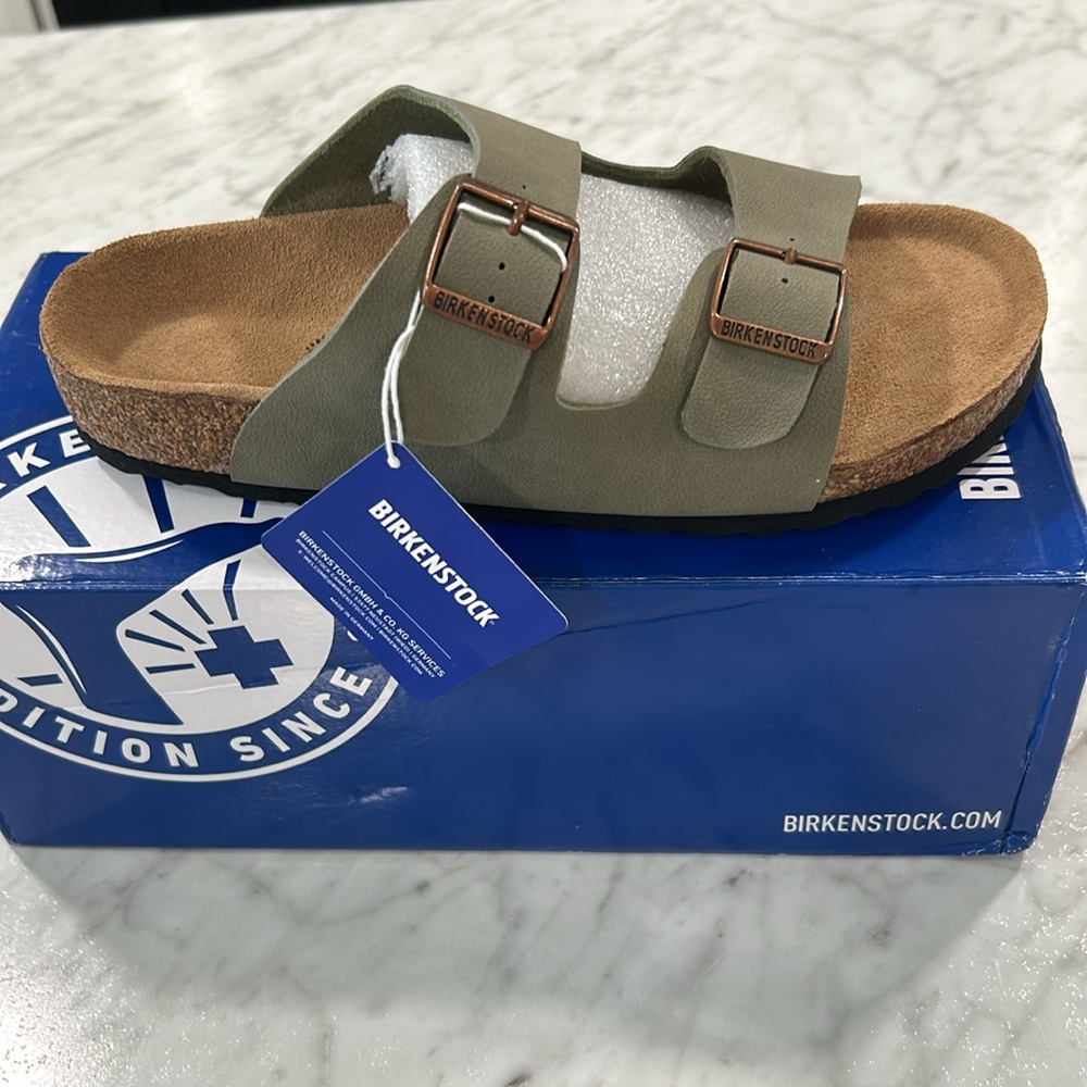 Birkenstock Arizona size 39 NIB